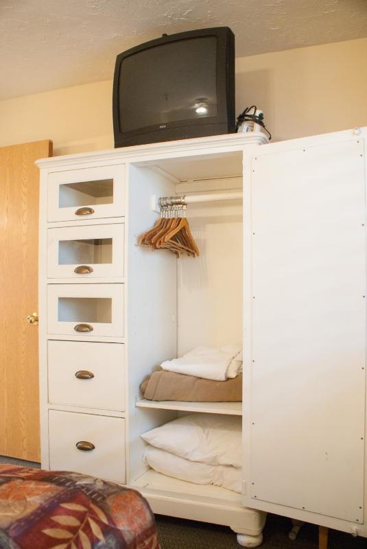 One-Bedroom Apartment image 3
