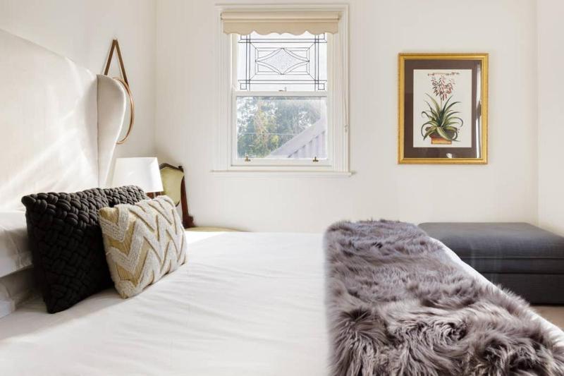 94 Highett - 5 bedroom 3 car parks - Luxury House - image 2