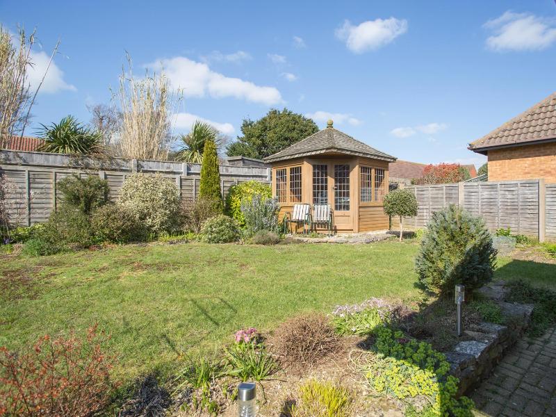 Connaught Gardens - image 14