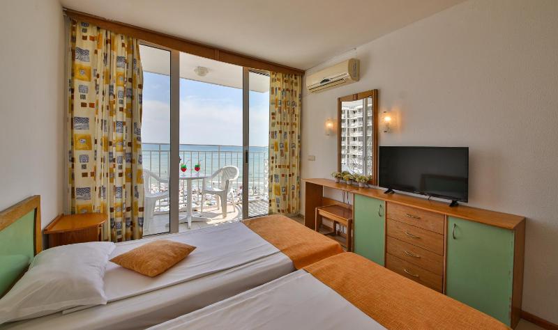 Double or Twin Room with Sea View image 1