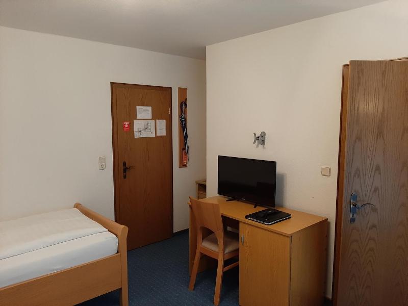 Single Room image 4