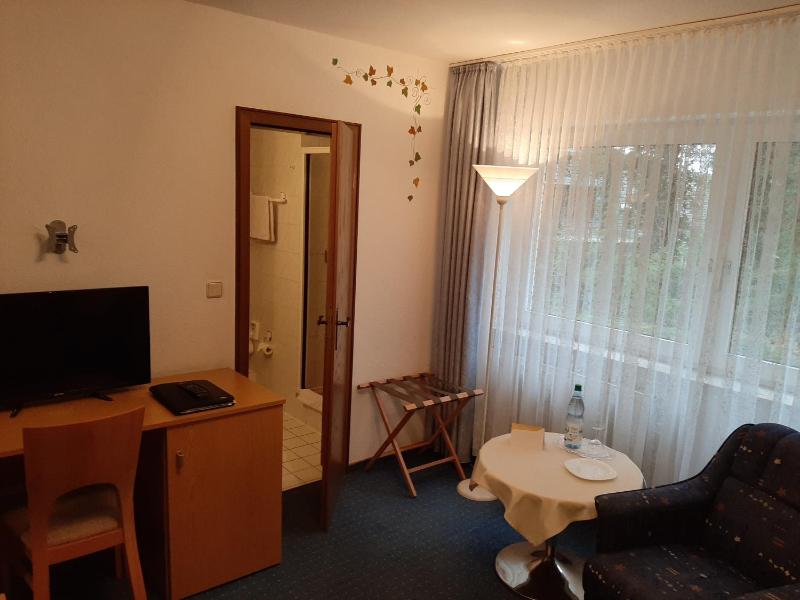 Single Room image 3
