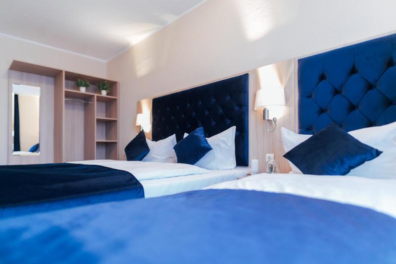 Classic Quadruple Room image 3