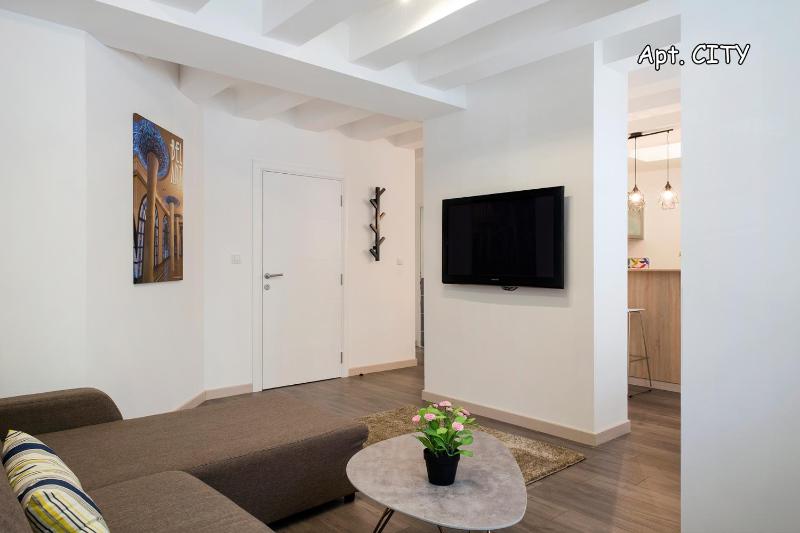 Apartment image 3