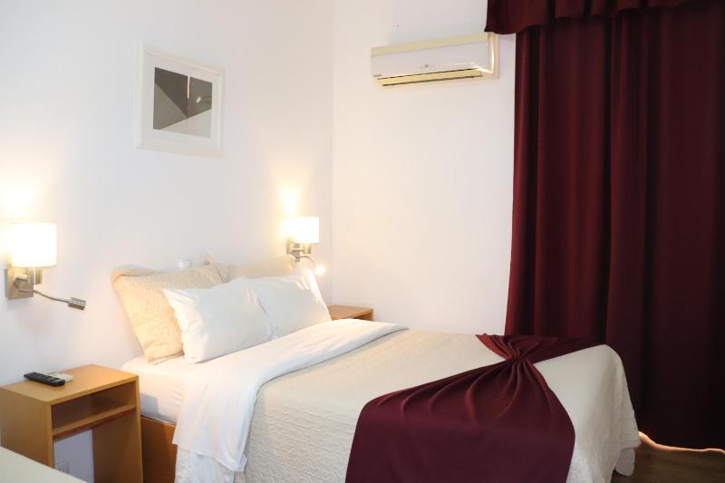 Double Room image 3