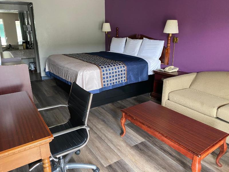 King Room image 3