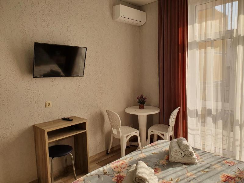 Superior Deluxe Double or Twin Room  image 3