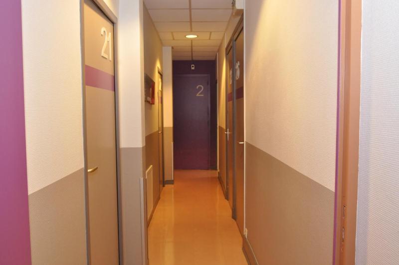 Hotel Lux - image 8