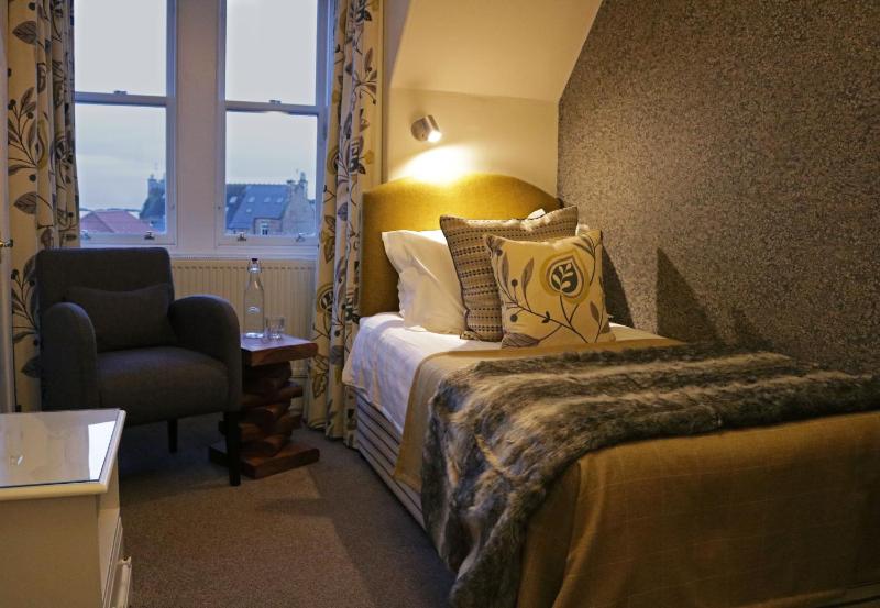 Single Room image 1