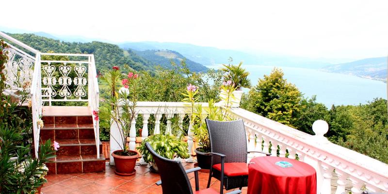 Double Room with Lake View image 2