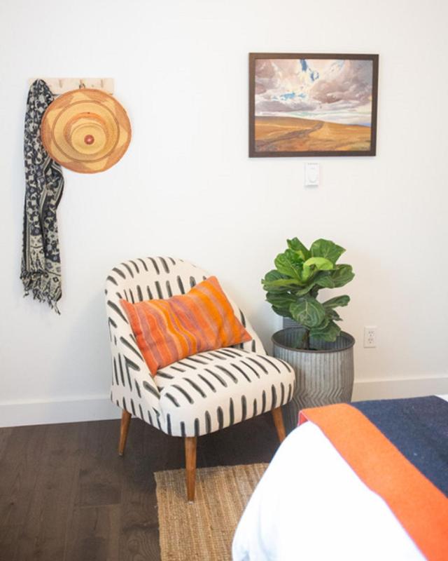 Queen Room - Disability Access image 2