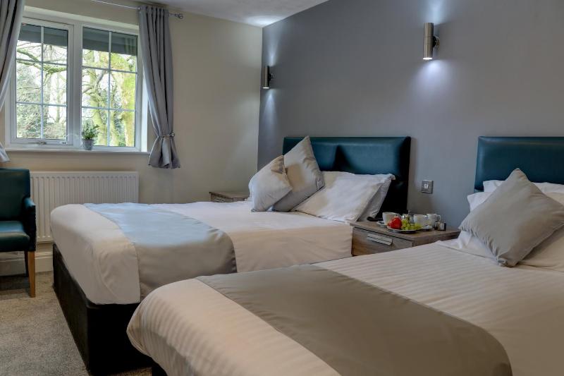 Family Room with 1 Double and 1 Twin Bed - Non-Smoking image 3