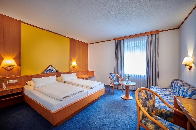 Double Room image 2