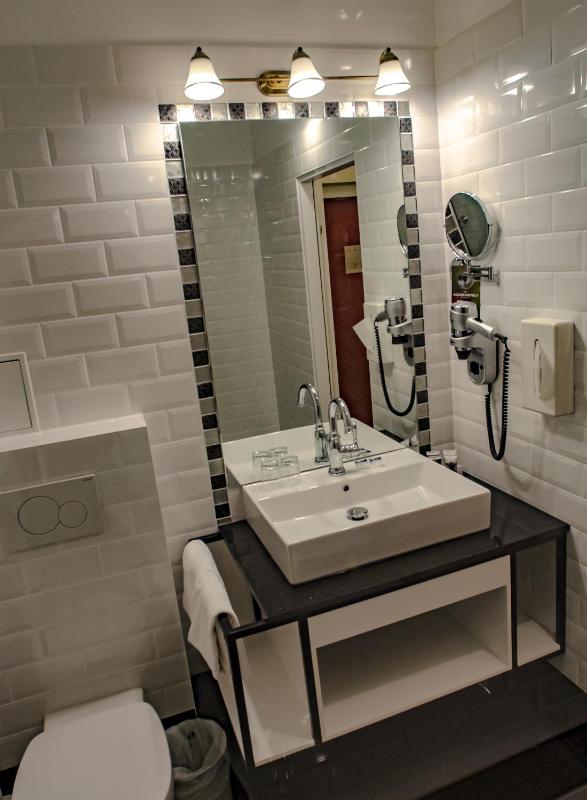 Deluxe Room - Double or Twin image 2