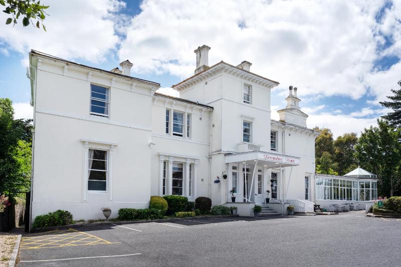 Devonshire Hotel - image 1