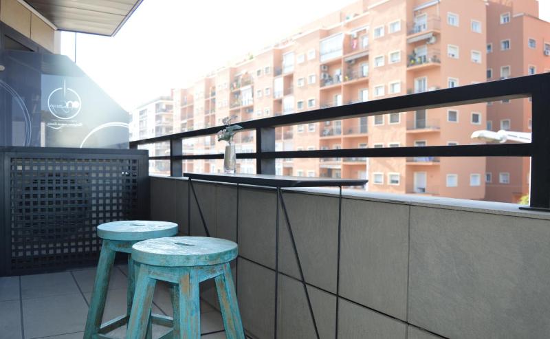 ON Suites Sevilla Apartments - image 3