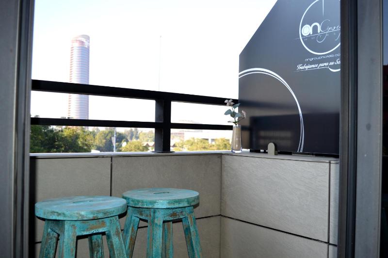 ON Suites Sevilla Apartments - image 6