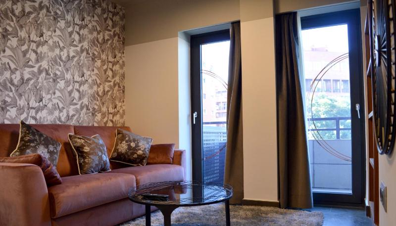 ON Suites Sevilla Apartments - image 4