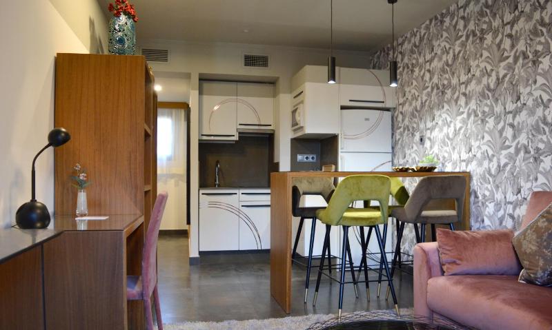 ON Suites Sevilla Apartments - image 13