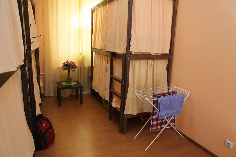 Bunk Bed in Mixed Dormitory Room image 3