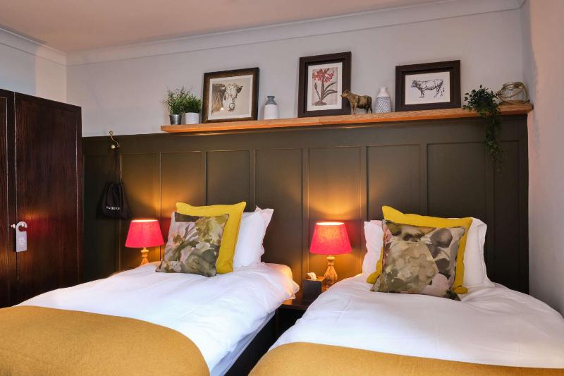 Twin Room image 1
