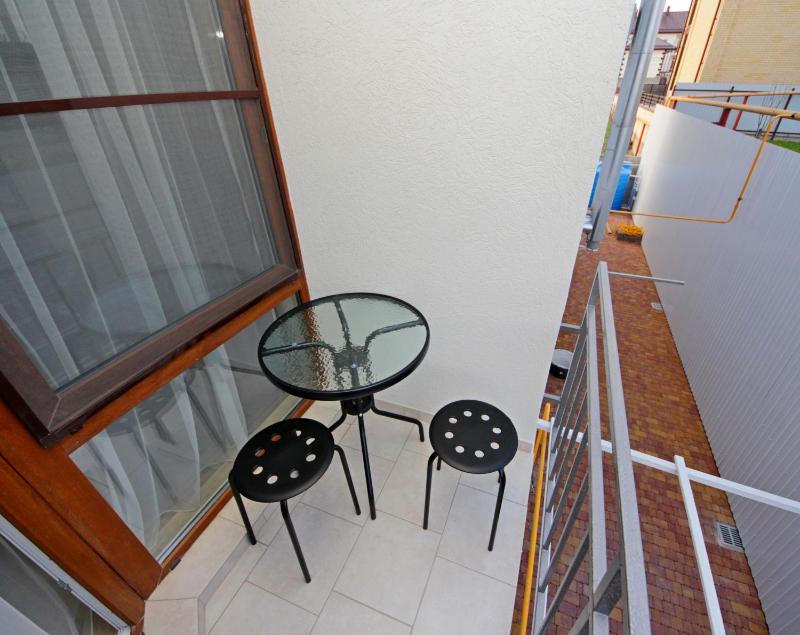 Double or Twin Room image 3