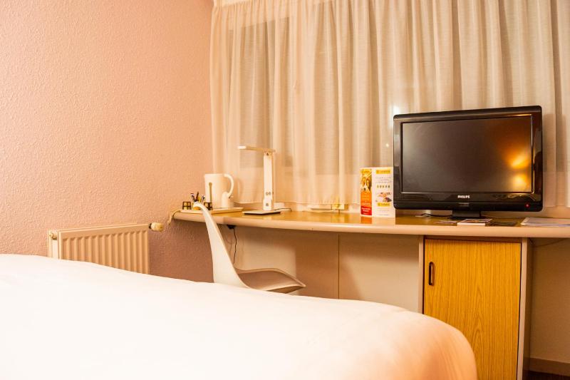 Double Room image 2