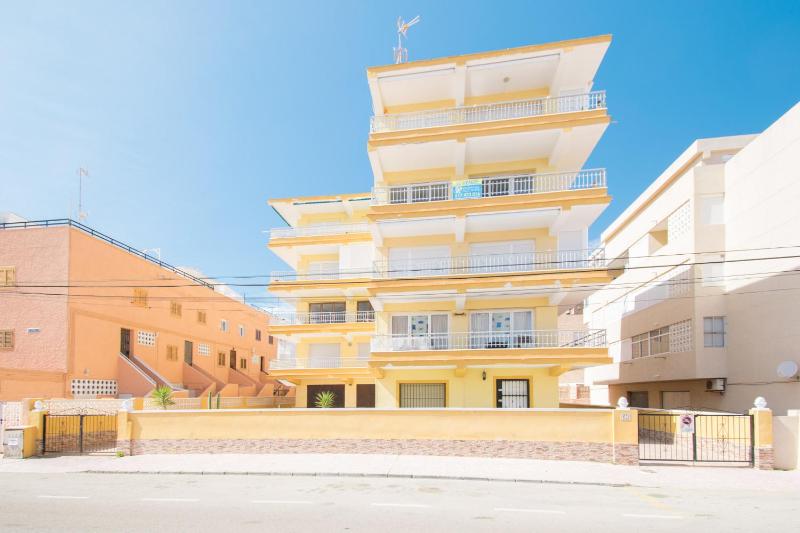 Apartment with Sea View image 3