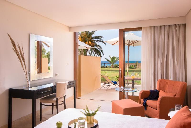 Superior Bungalow with Sea View image 4