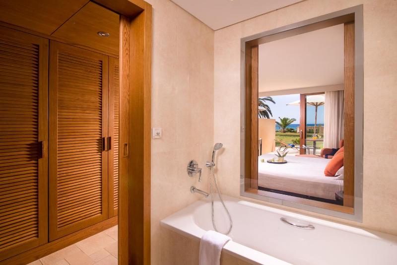 Superior Bungalow with Sea View image 3