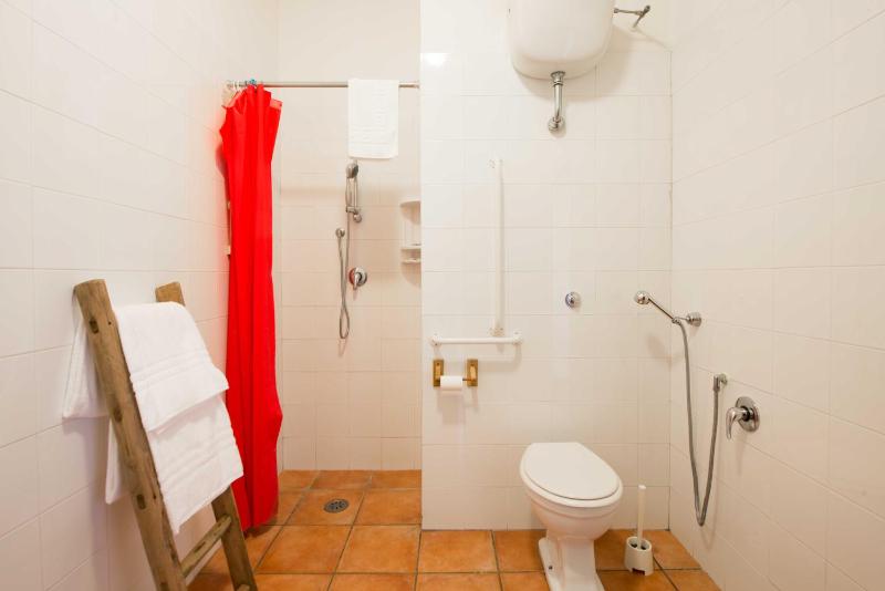 One-Bedroom Apartment image 3