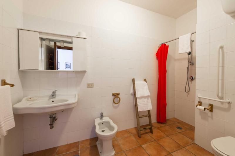 One-Bedroom Apartment image 2
