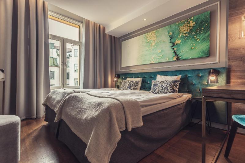 Standard Twin Room image 1
