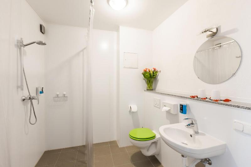 Single Room - Disability Access image 2