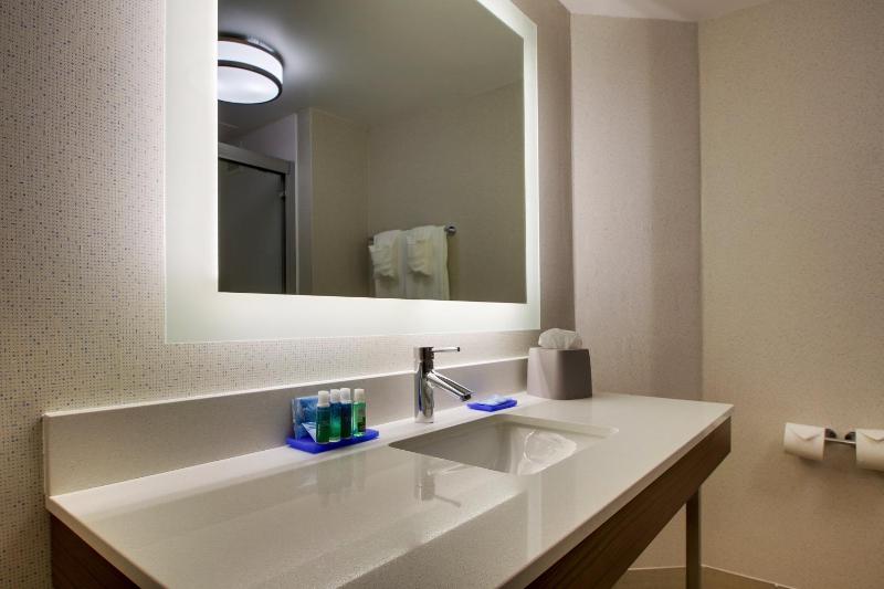 Standard Room image 2
