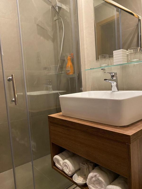 Deluxe Double Room image 4