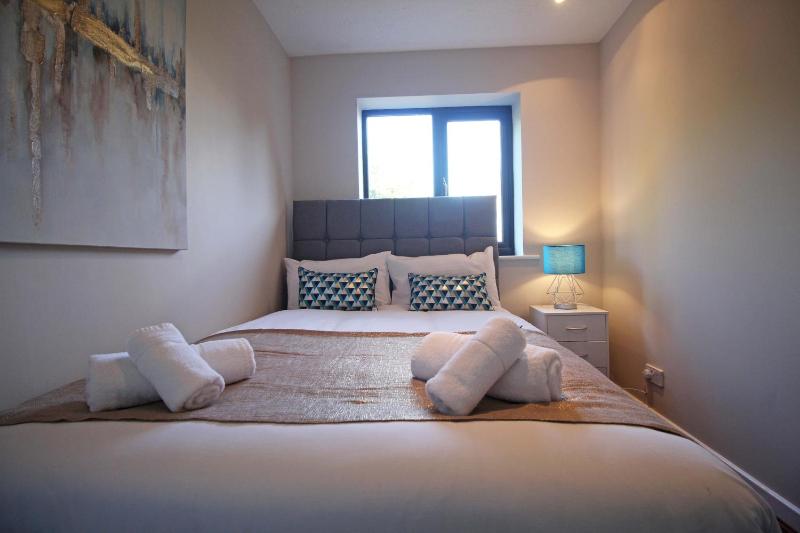 The Barwoods - Modern Spacious Home in Chester - Parking - image 20