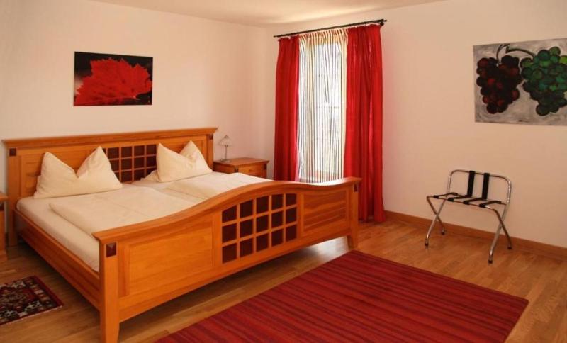 Single Room image 4