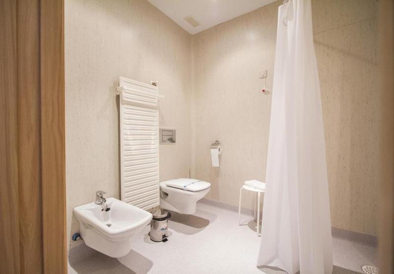 Double Room image 2