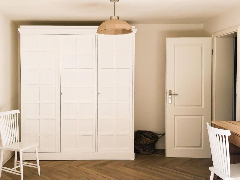 One-Bedroom Apartment image 4