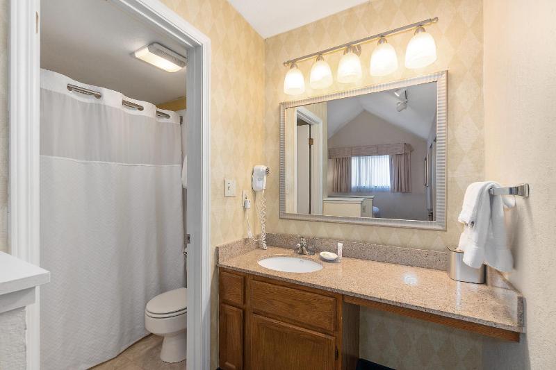 Queen Studio Suite image 4