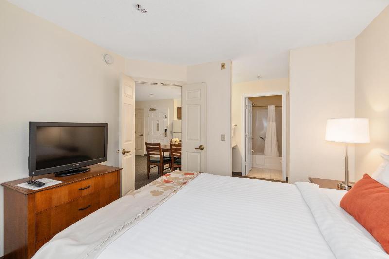 Two-Bedroom Suite image 4