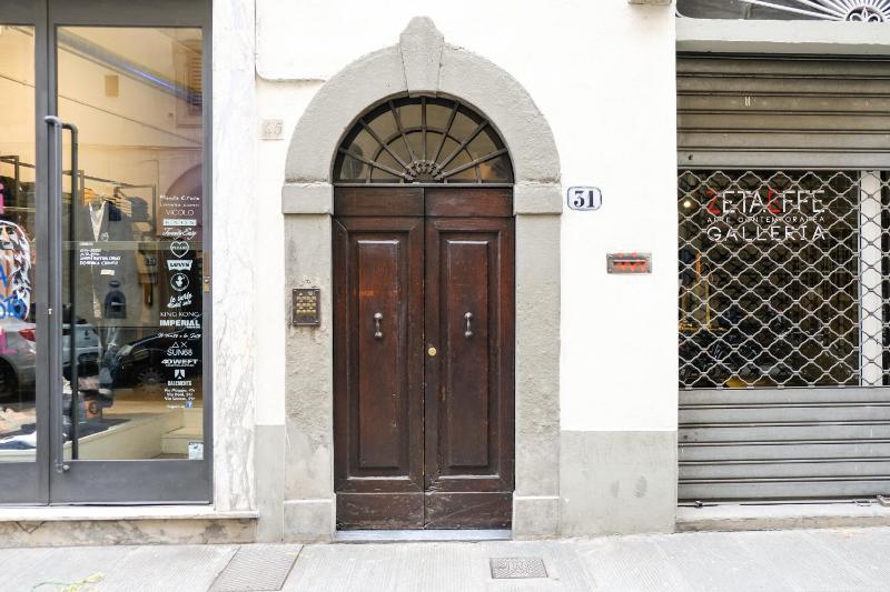 Space comfort and beauty near Ponte Vecchio - image 1