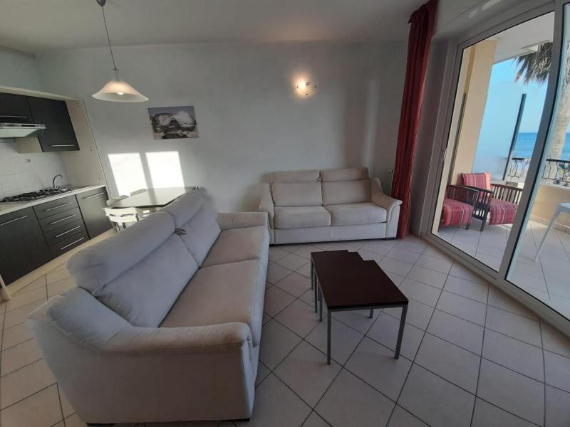 Superior One-Bedroom Apartment image 3
