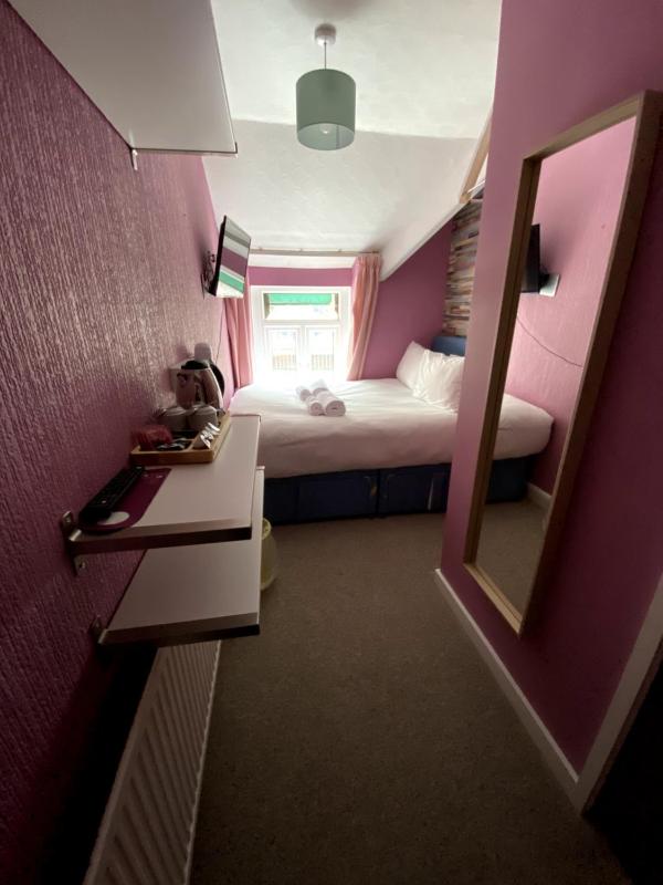 Superior Single Room with River View image 3