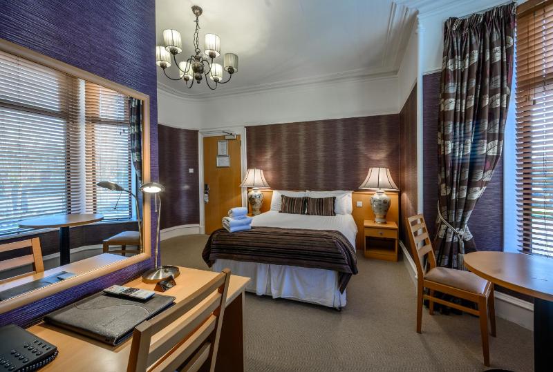 Double Room image 4