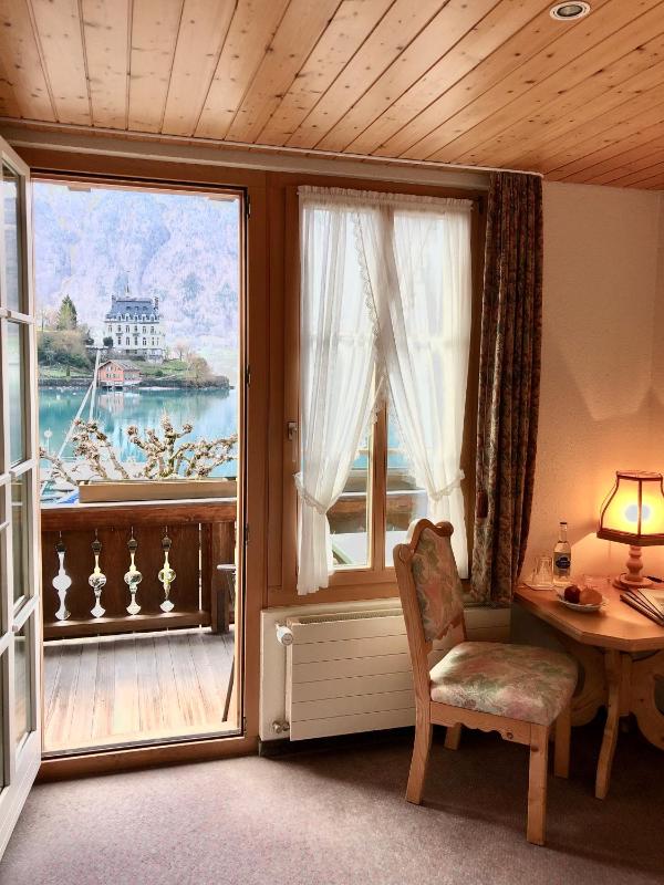 Deluxe Single Room with Lake View image 3