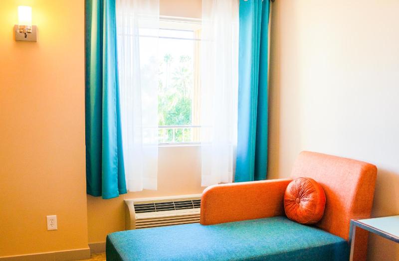Standard King Room - Non-Smoking  image 3
