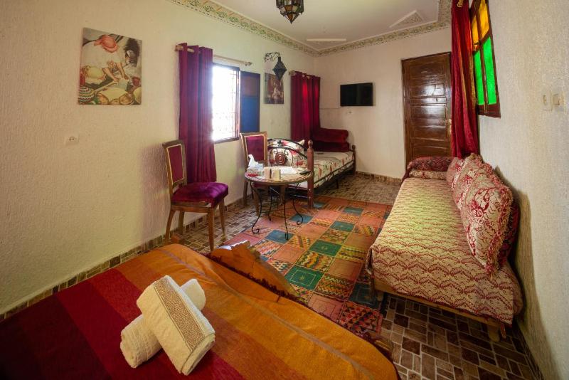 Comfort Triple Room with Shower image 2