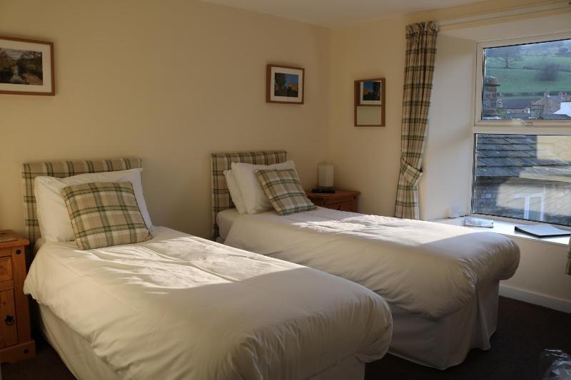 Double or Twin Room image 4